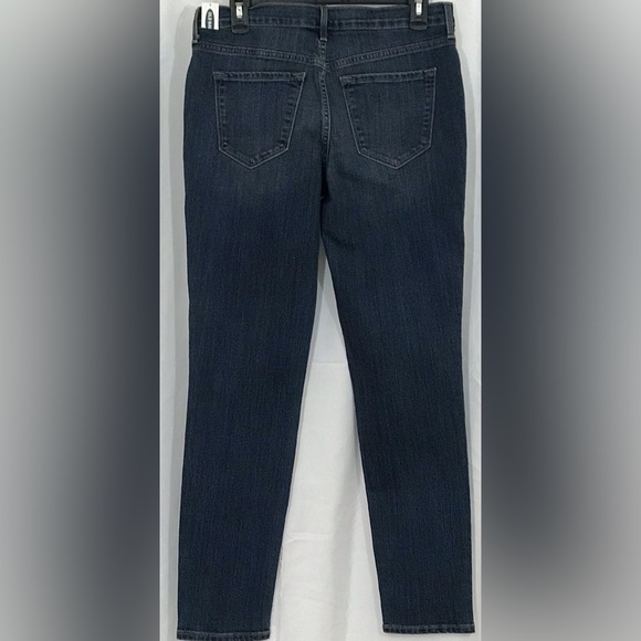 Sz 6 Old Navy Curvy Skinny | Distressed / Ripped | NWT - Picture 5 of 5